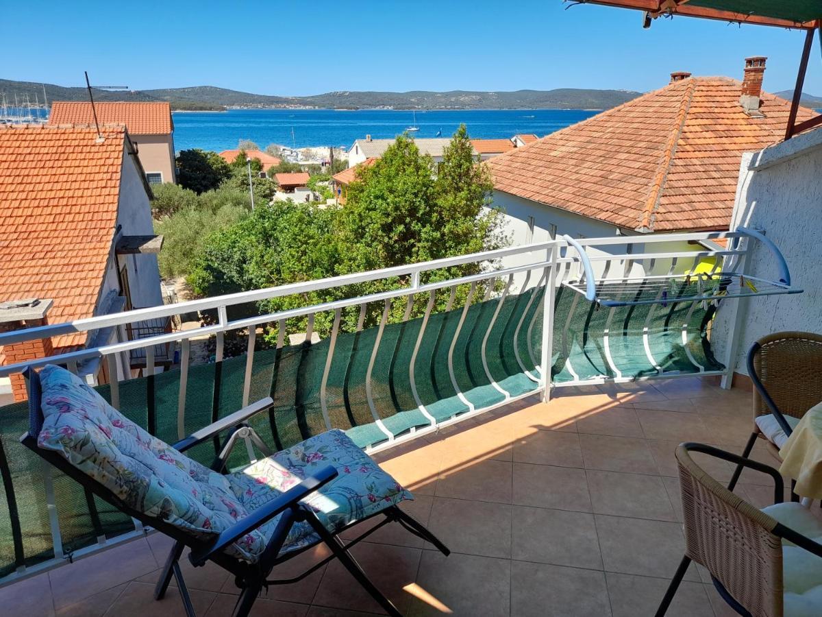 Apartment Gotovina Biograd Na Moru Exterior foto