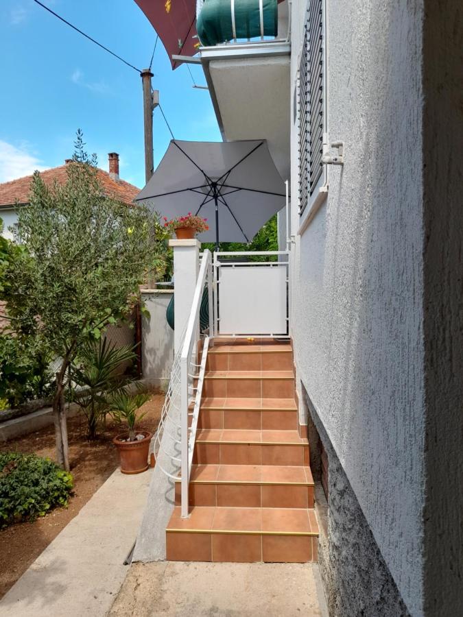 Apartment Gotovina Biograd Na Moru Exterior foto